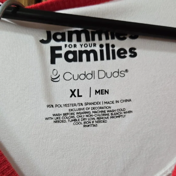 Cudl Duds Cozy Red and White Men's Pajama Set with Dog Design NWOT - Picture 4 of 5